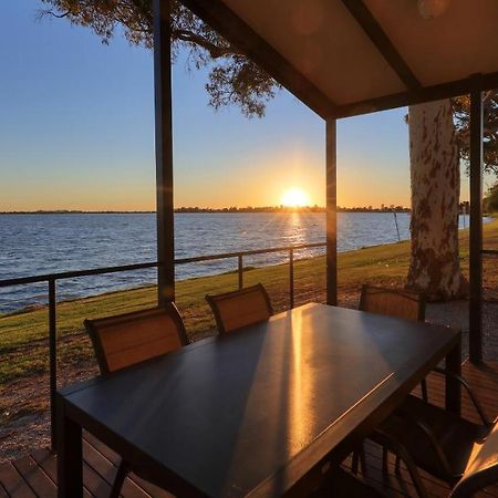 Lake Boga Caravan Park Eksteriør billede