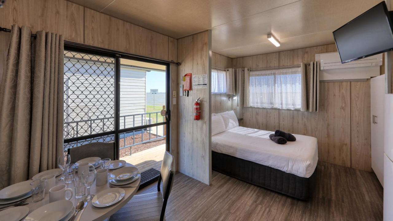 Lake Boga Caravan Park Eksteriør billede